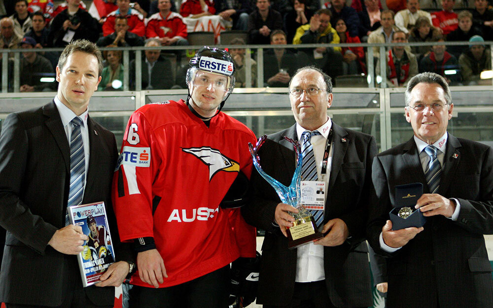 Siegerehrung Eishockey Trophäe Pokal
